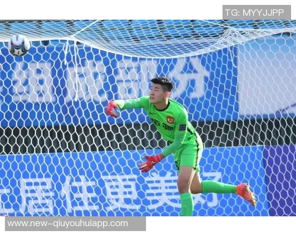 国安替补门将张健智奋战7次扑救无奈球队遭遇1-2出局困境
